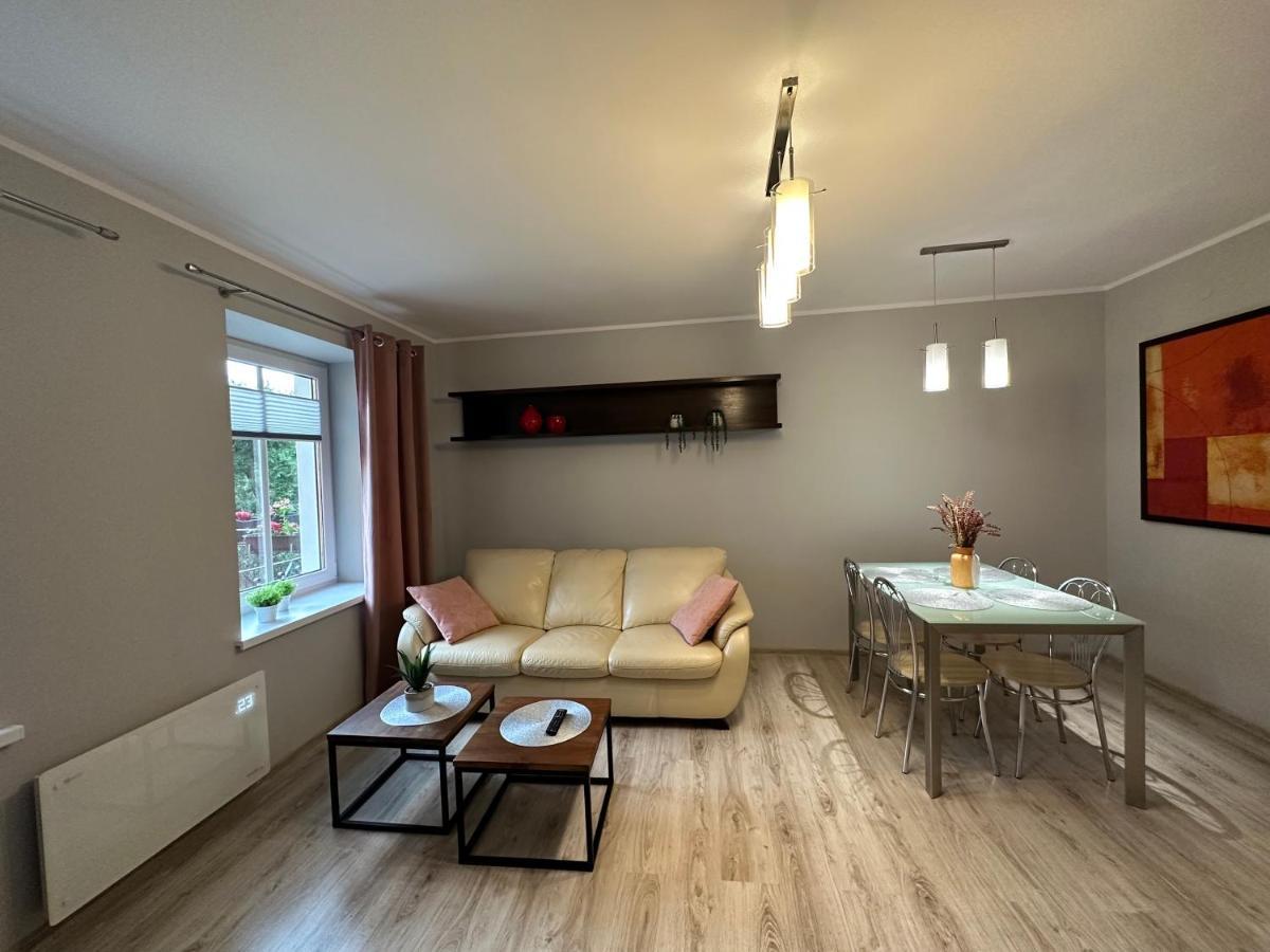 Apartament Przy Cieplickich Tezniach Jelenia Góra Екстериор снимка