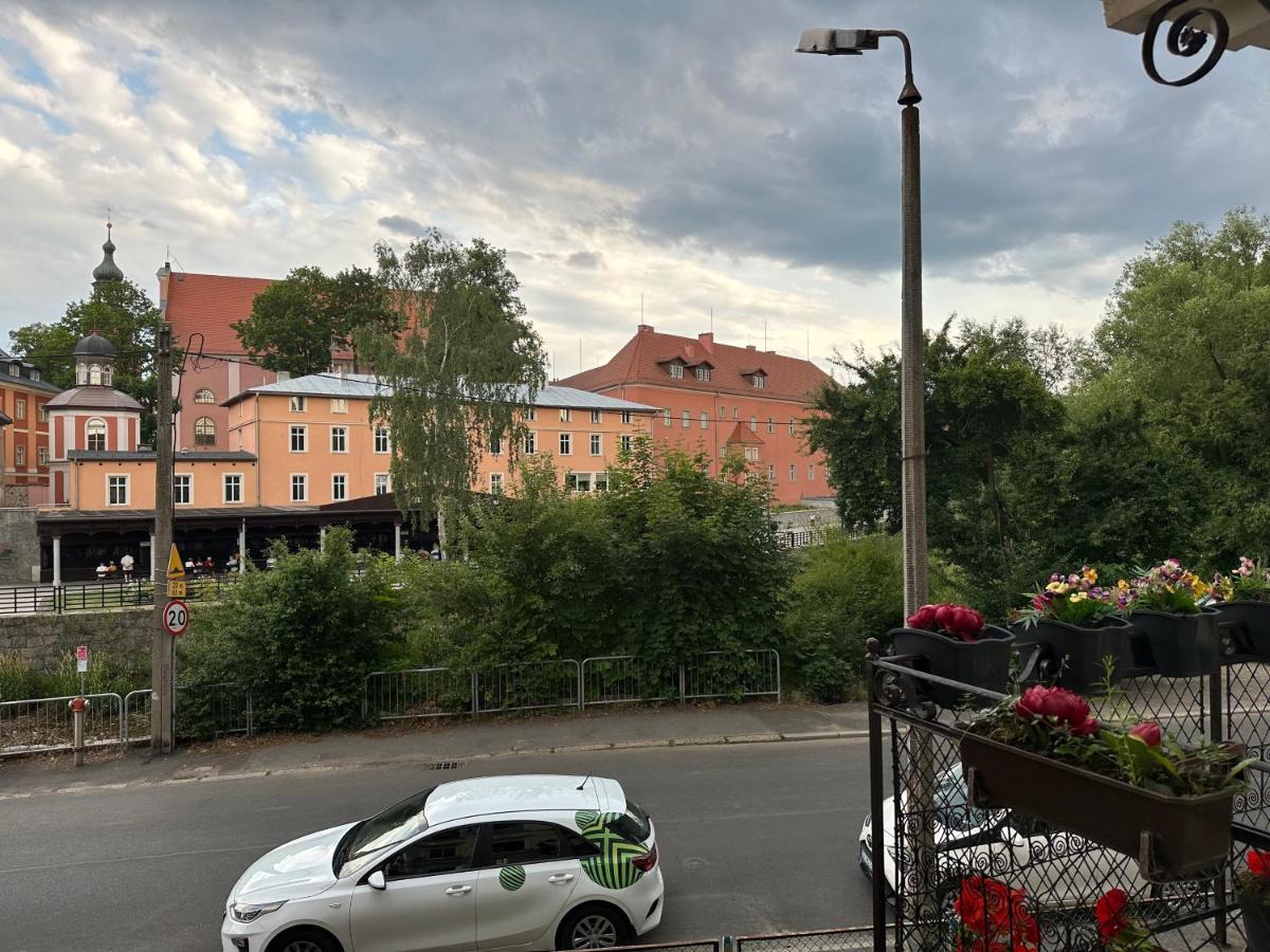 Apartament Przy Cieplickich Tezniach Jelenia Góra Екстериор снимка