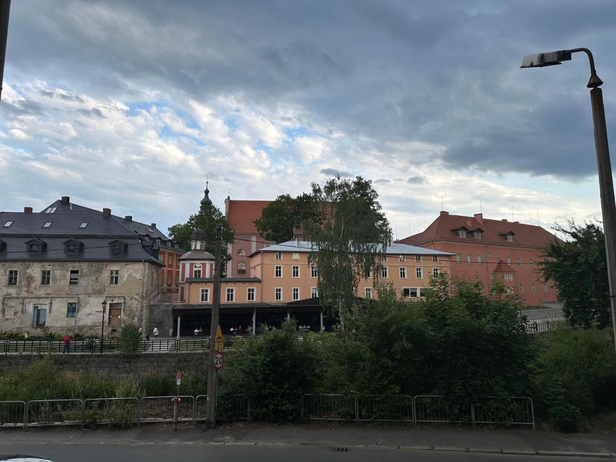 Apartament Przy Cieplickich Tezniach Jelenia Góra Екстериор снимка