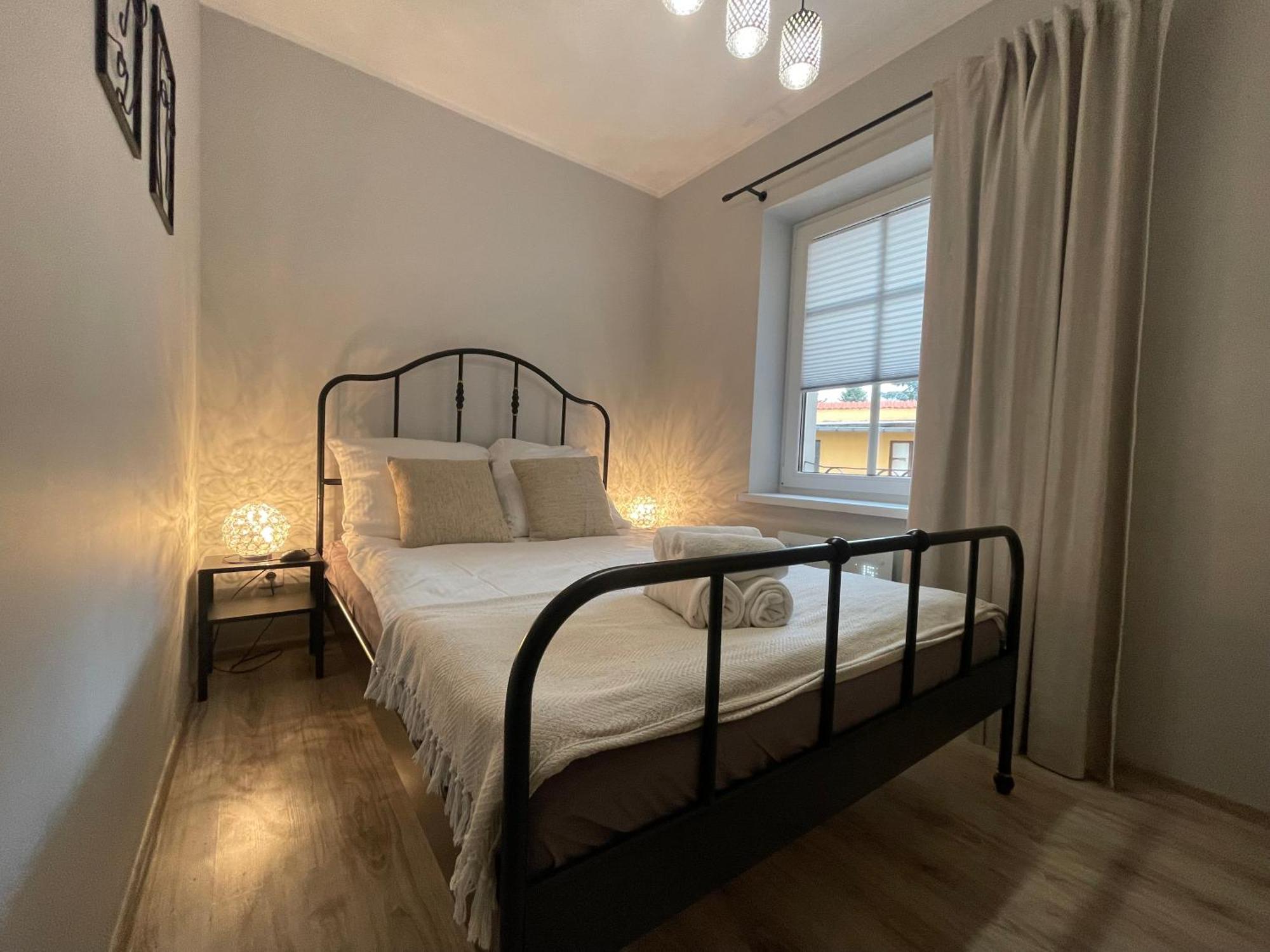 Apartament Przy Cieplickich Tezniach Jelenia Góra Екстериор снимка