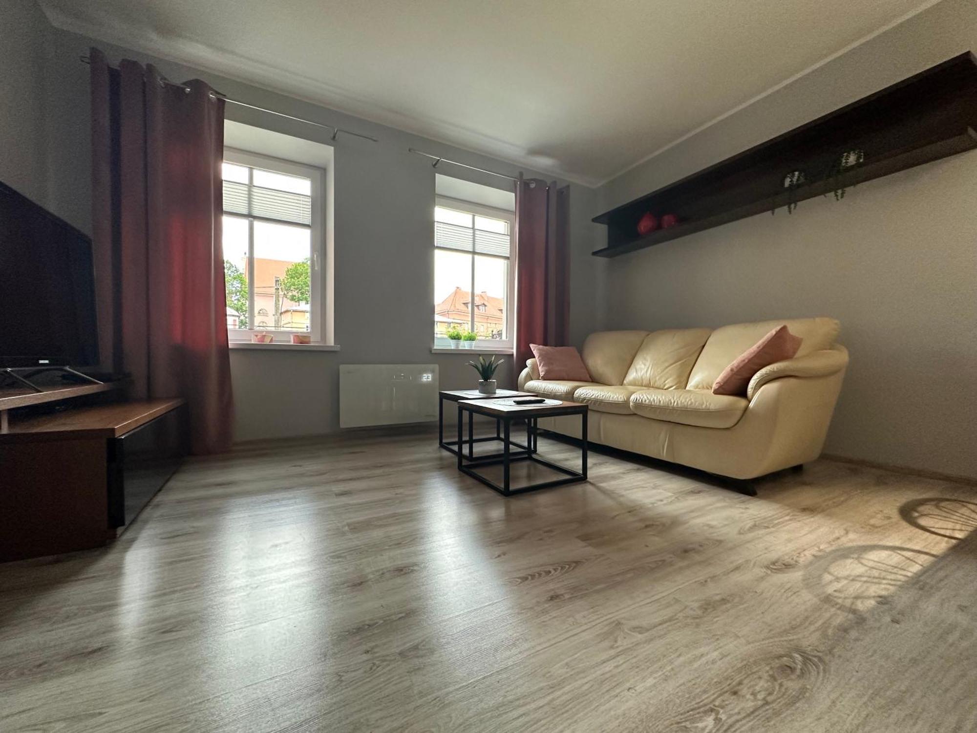 Apartament Przy Cieplickich Tezniach Jelenia Góra Екстериор снимка